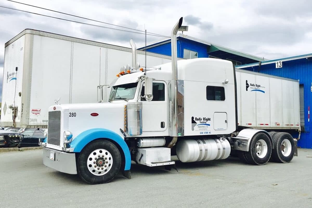 Rolls Right Peterbilt tractor at the dock